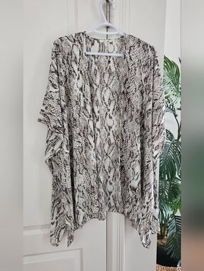 Maurices Neutral Snake Print Open-Front Kimono